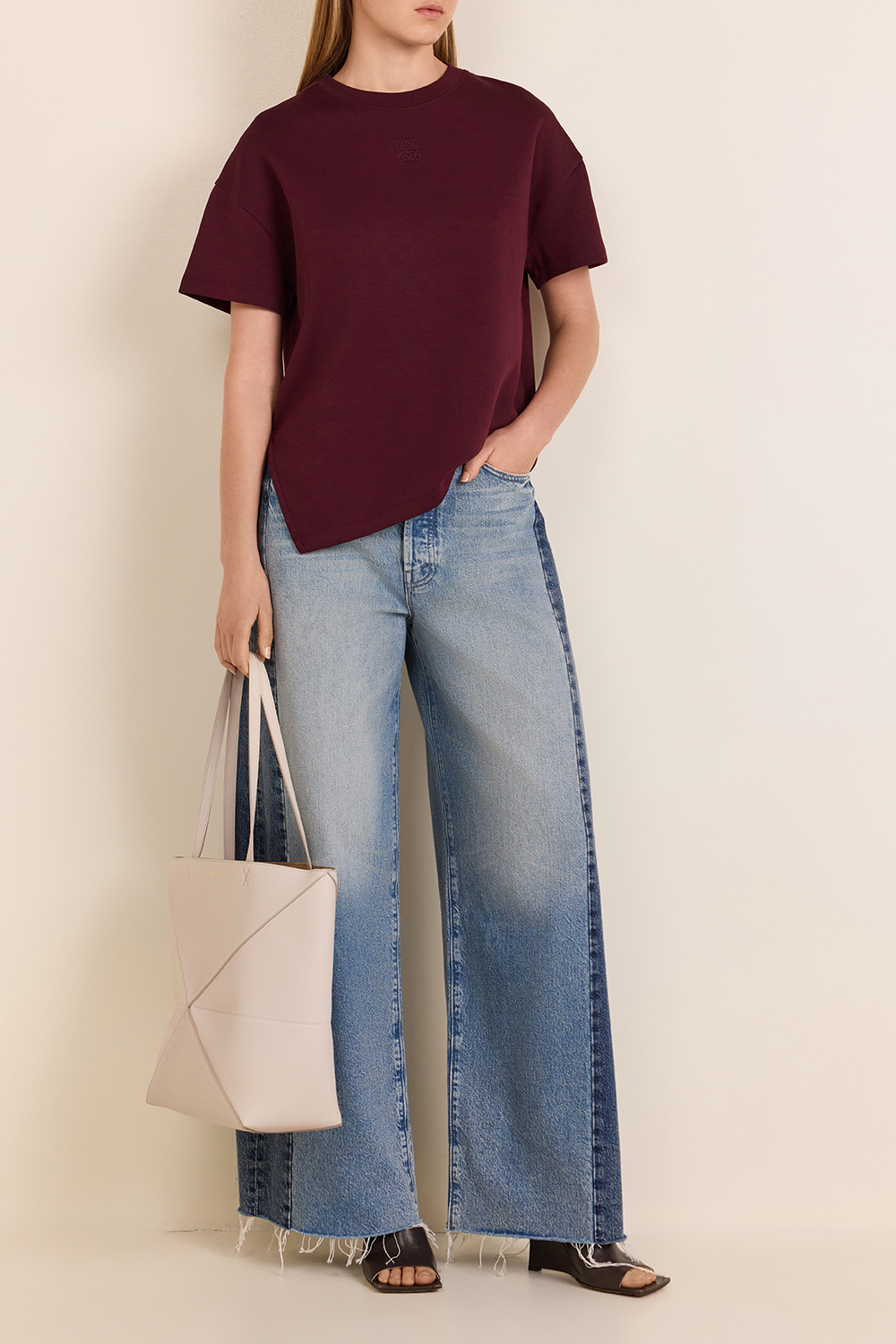 חולצת טי א-סימטרית